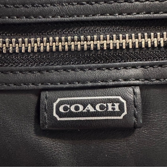 Coach Vintage Genuine Daisy Emma black buttery leather tote, branded logo charm - Picture 3 of 8